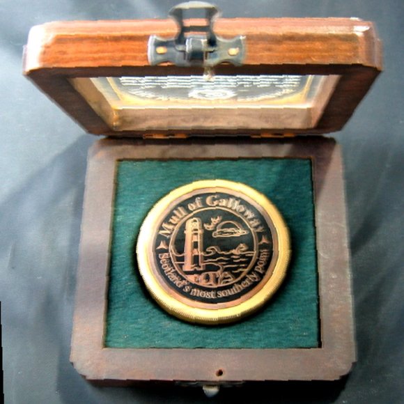 Gorgeous reproduction of a DOLLOND of LONDON 1920 Magnetic Compass in Wood Case - Picture 1 of 7